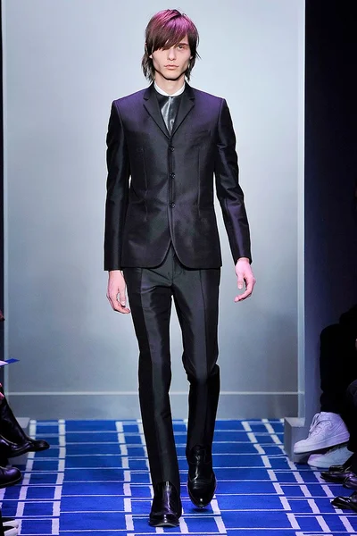 Look 17
